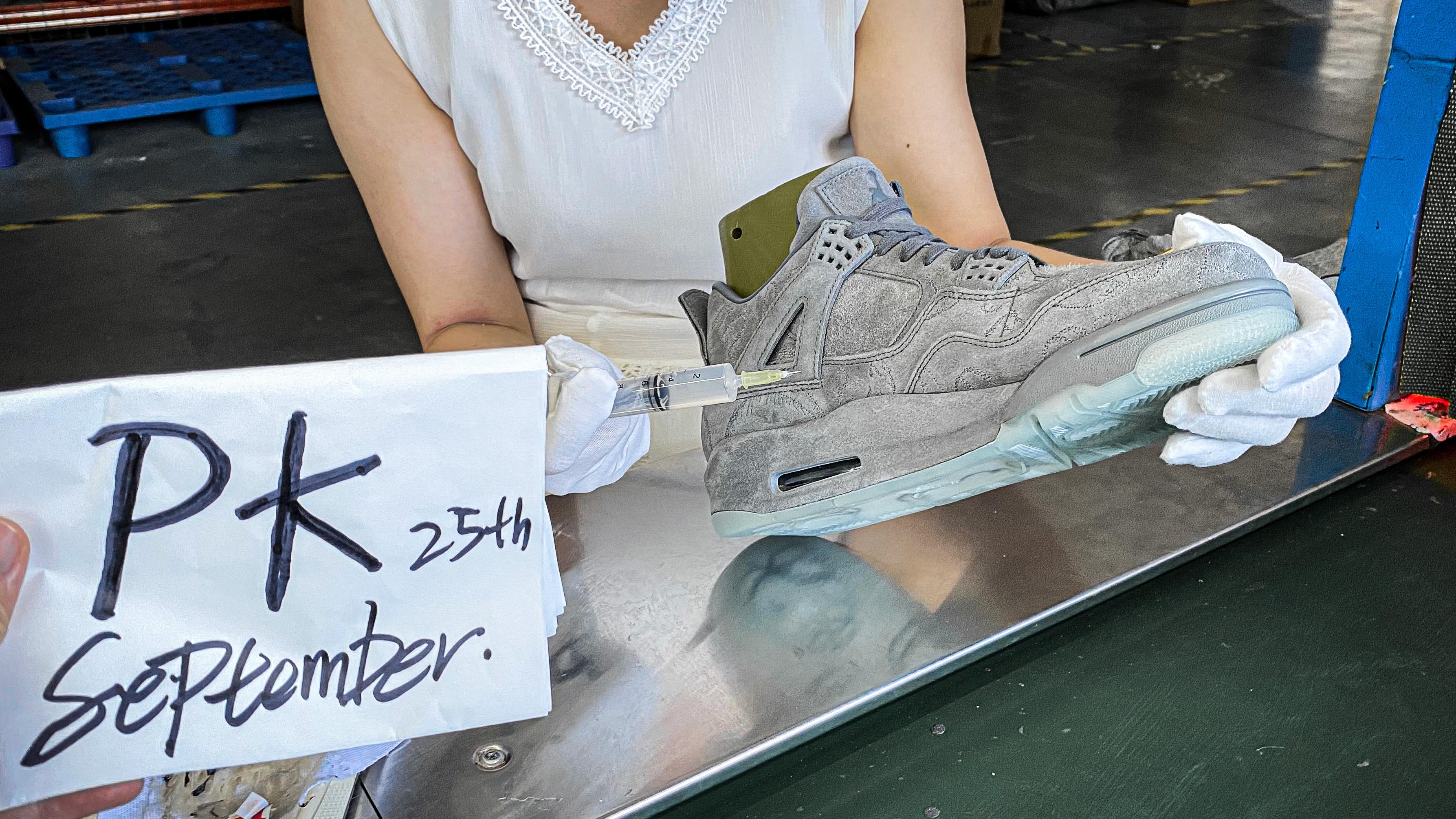 PK GOD Jordan 4 Retro Kaws RETAIL MATERIALS READY TO SHIP